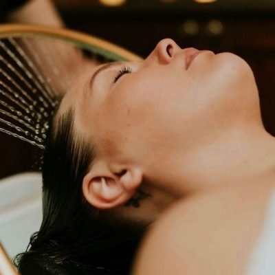 5 raisons d’adopter le Head Spa pour vos cheveux et votre bien-être